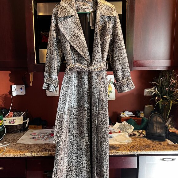 This amazing ladies vegan leather leopard print jacket is just $300 - Picture 2 of 2